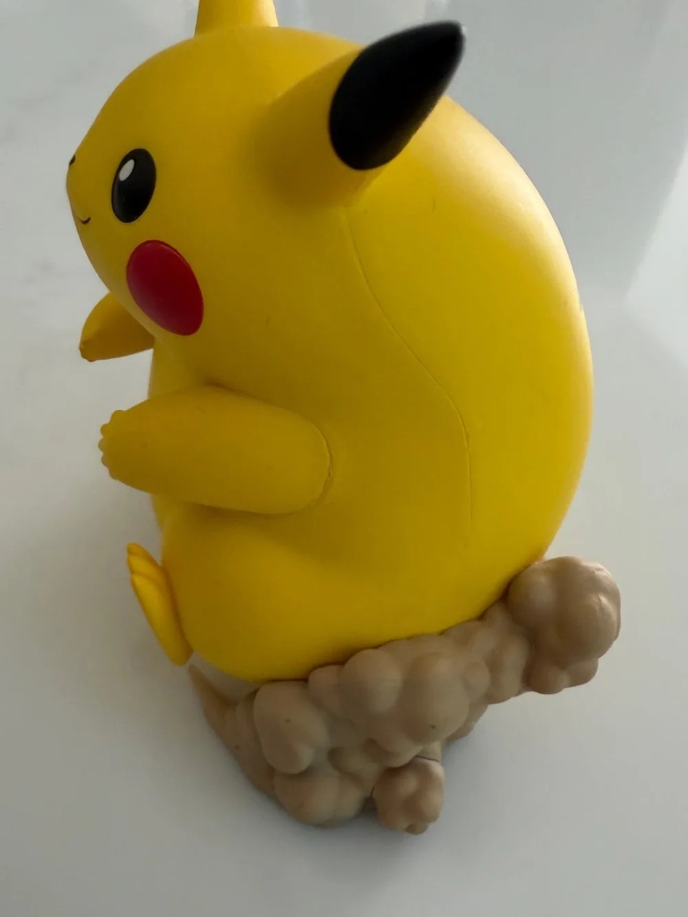 Pokemon Pikachu VMAX Gigantamax figure 2021 3.5